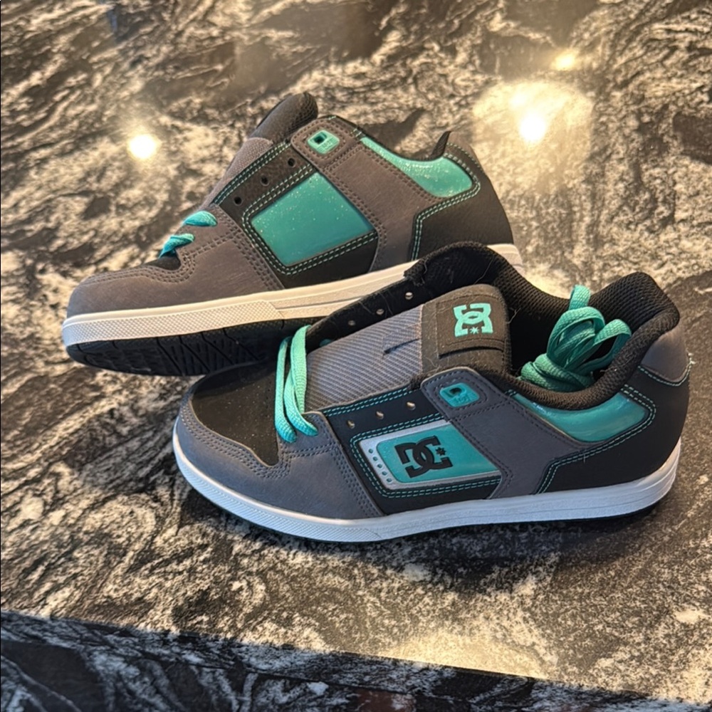 DC Sneakers in Gray and Teal size 7 NWOT